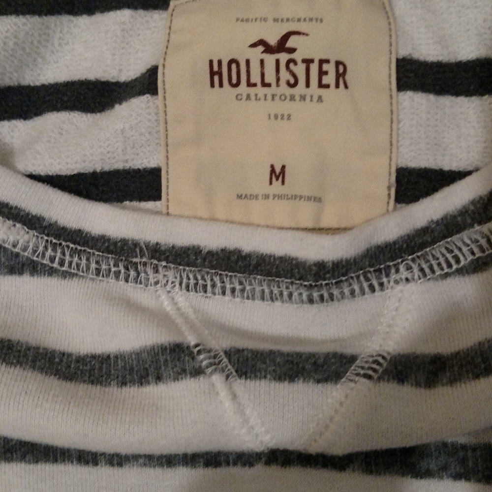 Hollister cropped off shoulder shirt